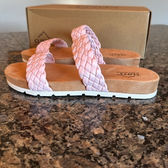 Cliffs by White Mountain pink double slide strap sandals NIB 7.5 - Picture 6 of 7